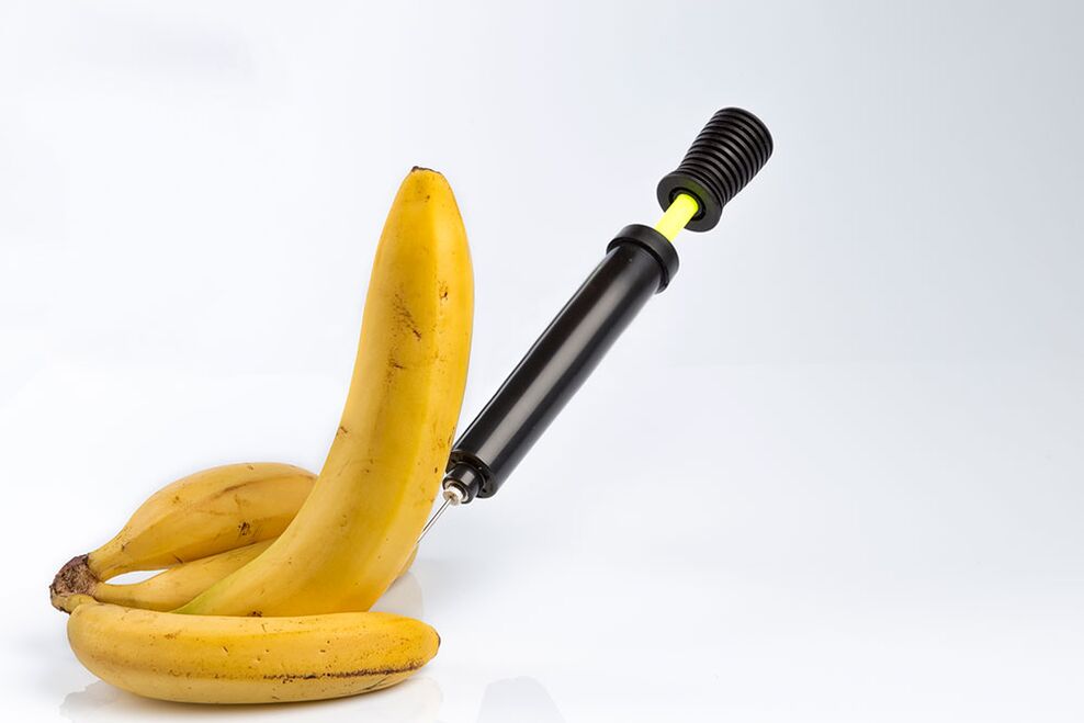 banánová injekce simuluje injekci pro zvětšení penisu